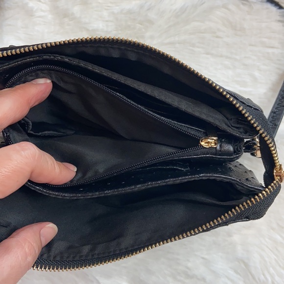 Black Crossbody Adjustable Purse - Picture 8 of 11